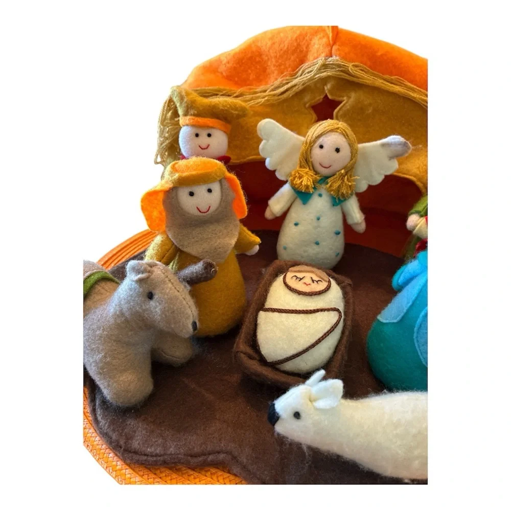 Martha Stewart Christmas Nativity Set Felt Holiday Decor Retired Nine Pieces